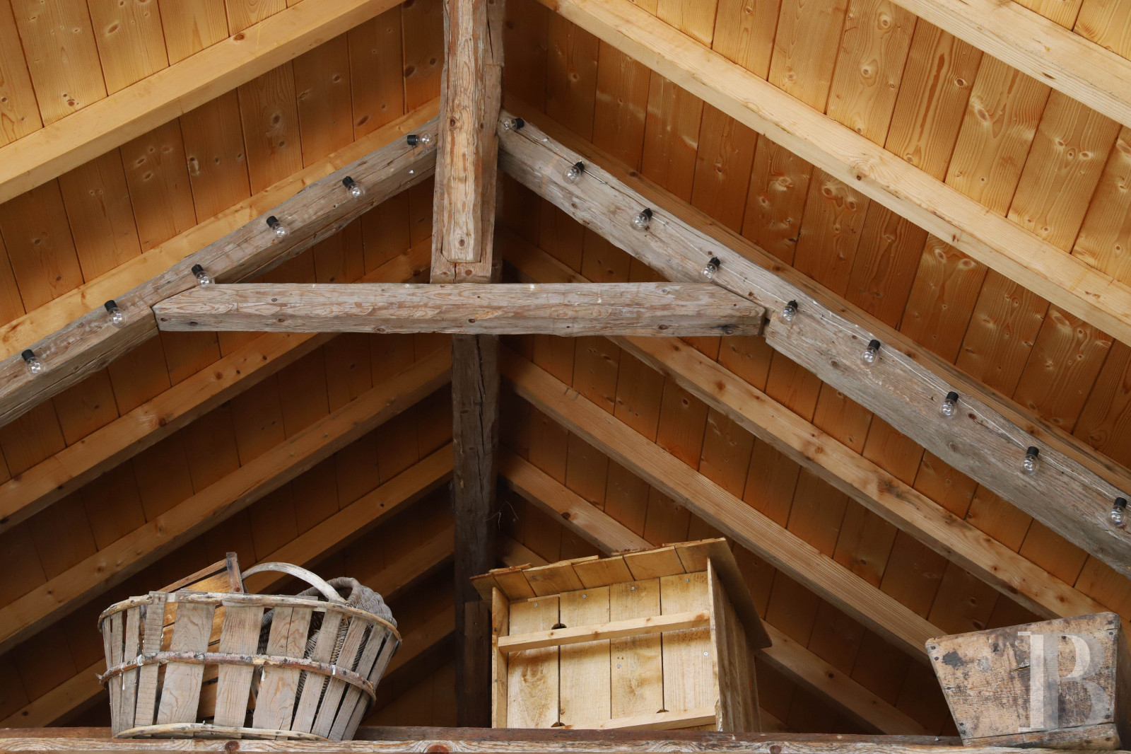 A traditional chalet barn surrounded by alpine pastures in Haute-Savoie, not far from Morzine - photo  n°34